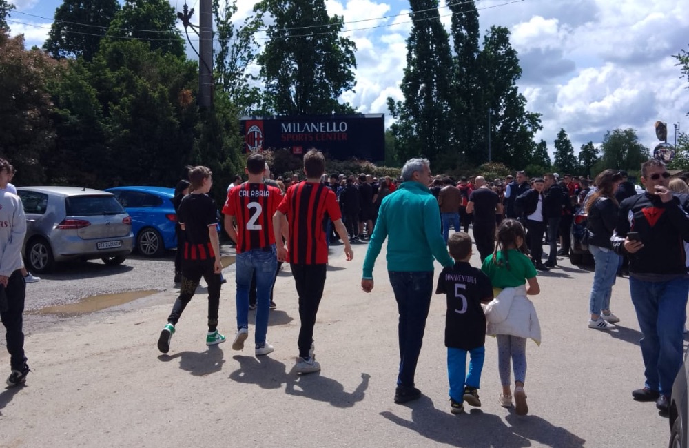 Curva Sud Milanello - MilanPress, robe dell'altro diavolo