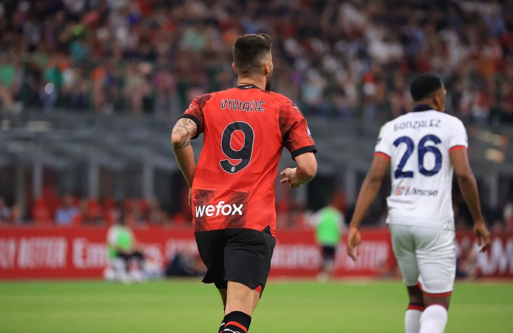 Milan-Cagliari: Olivier Giroud, Yerry Mina (Photo via AC Milan)