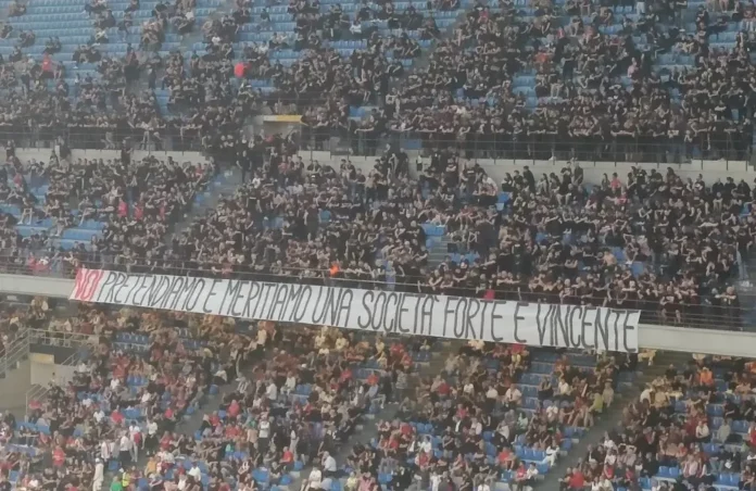 Milan-Cagliari: la protesta della Curva Sud a San Siro - MilanPress, robe dell'altro diavolo