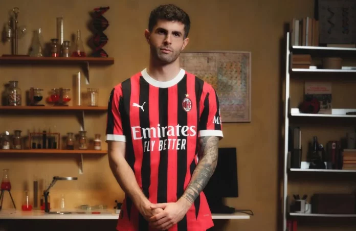 Milan: Christian Pulisic e la prima maglia per la stagione 2024/25 (Photo via AC Milan)