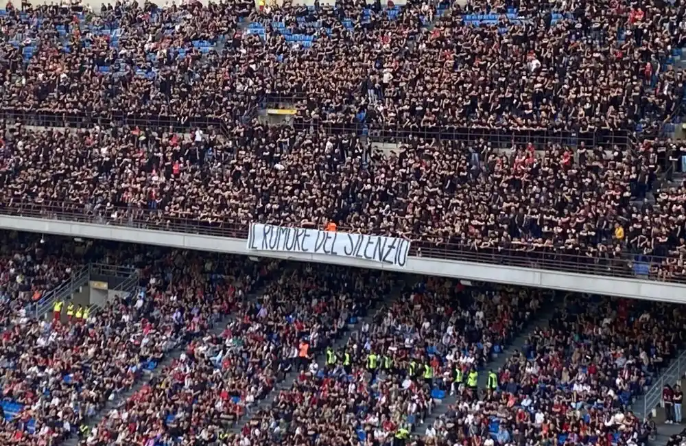 Milan-Genoa: la protesta della Curva Sud - MilanPress, robe dell'altro diavolo