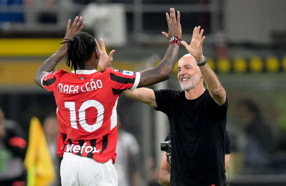 Milan: Rafael Leao, Stefano Pioli (Photo Credit: Agenzia Fotogramma)