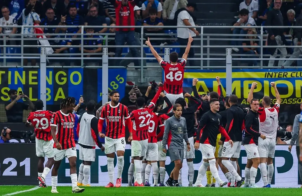 Milan: l'esultanza della squadra dopo il gol di Gabbia nel derby (Photo Credit: Agenzia Fotogramma)