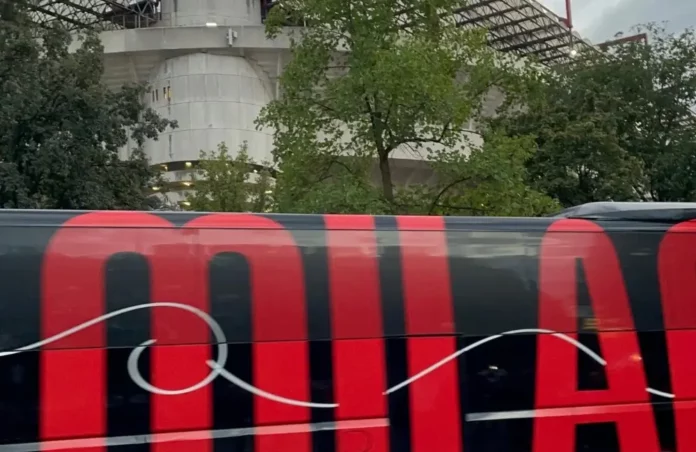 Milan: l’arrivo del pullman a San Siro - MilanPress, robe dell’altro diavolo