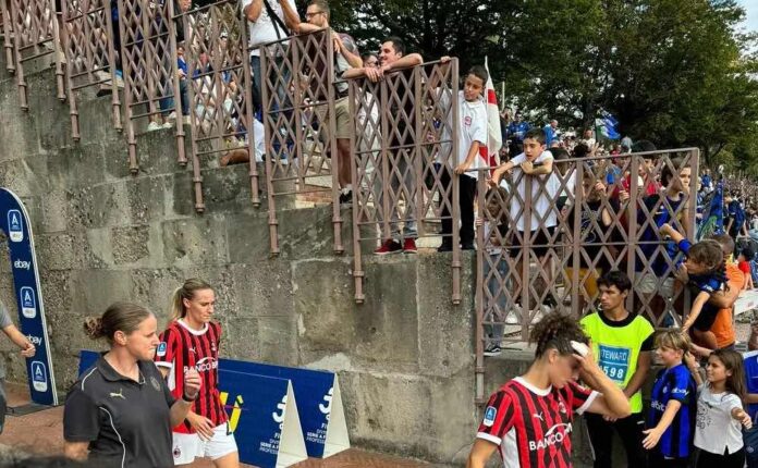 Milan Femminile: Suzanne Bakker, Julie Piga, Angelica Soffia - MilanPress, robe dell'altro diavolo